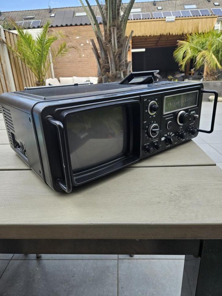 Leuk jaren 70 ISP Radio Cassette Tv model RTC-4020...., Antiek en Kunst, Antiek | Tv's en Audio, Ophalen of Verzenden