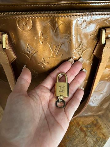 Slotje te koop! beschikbaar voor biedingen