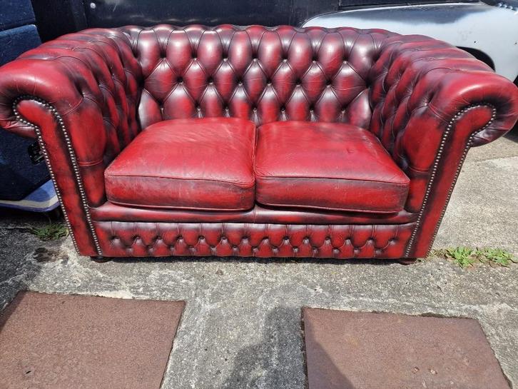 Originele Chesterfield bank – Springvale – Goede staat, Huis en Inrichting, Banken | Bankstellen, Gebruikt, Tweepersoons, 75 tot 100 cm