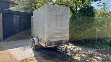 henra aanhanger.   beschikbaar voor biedingen