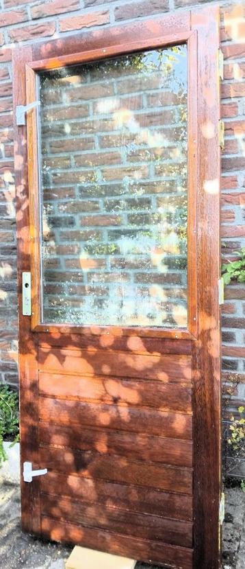 Hardhouten buitendeur met HR dubbelglas 83 x 201,5 ERG GOED beschikbaar voor biedingen