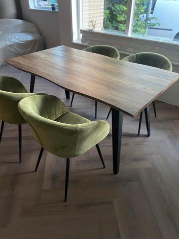 Eettafel walnootbruin, zwarte poten, 160 x 90 cm beschikbaar voor biedingen
