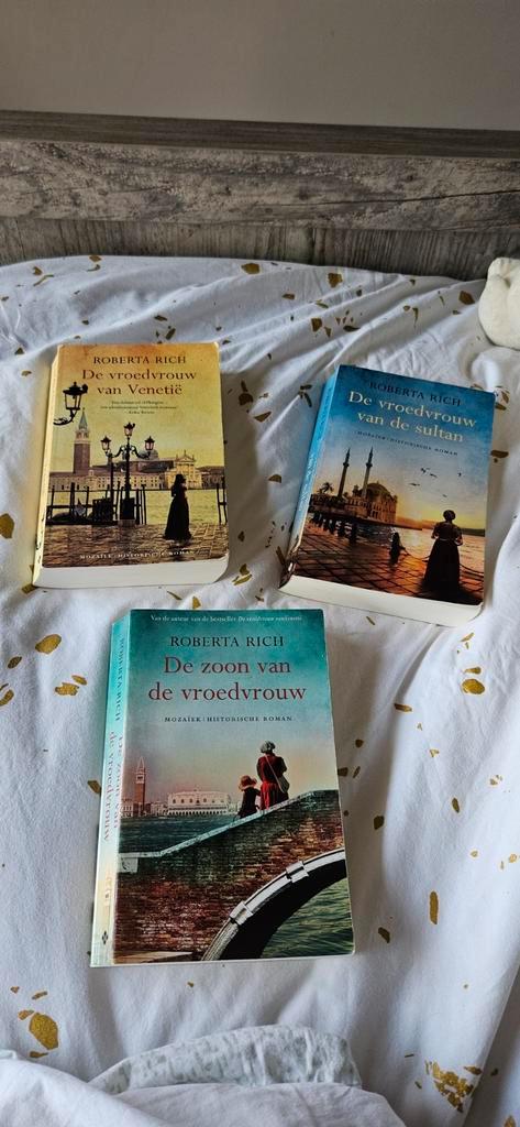 Roberta Rich - De vroedvrouw van Venetië, Boeken, Historische romans, Zo goed als nieuw, Ophalen of Verzenden