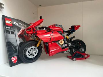 Lego Technic 42107 Ducati Panigale V4 R beschikbaar voor biedingen