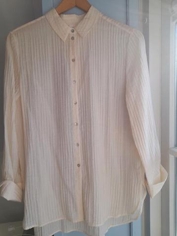 Blouse mt 42 S.Oliver roomwit beschikbaar voor biedingen