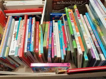 Doos vol kinderboeken  beschikbaar voor biedingen