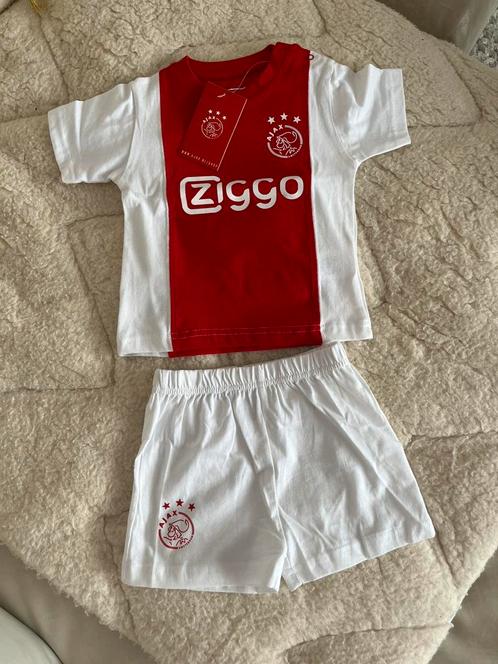 Officieel Ajax pakje pyjama sport tenuetje maat 86/92, Sport en Fitness, Voetbal, Nieuw, Ophalen of Verzenden