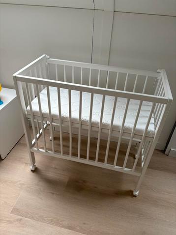 Co sleeper beschikbaar voor biedingen