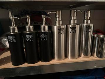 Aqua Vive Dispenser Set - Zwart & Zilver beschikbaar voor biedingen