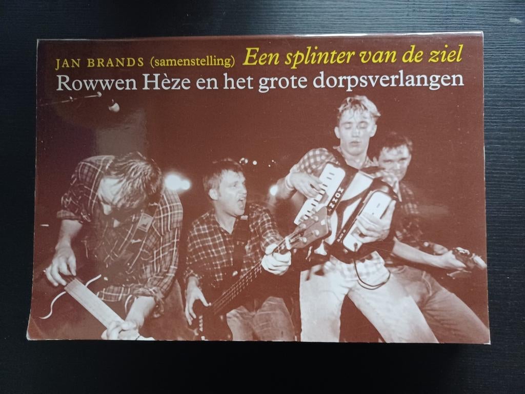 Boek Rowwen Hèze en het grote dorpsverlangen, Boeken, Ophalen, Gelezen, Artiest