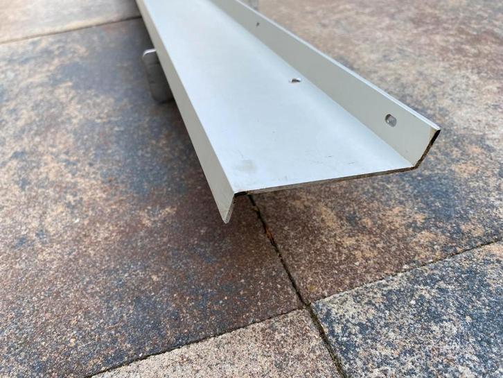 Aluminium lekdorpelprofiel 320 cm lang, Doe-het-zelf en Verbouw, Platen en Panelen, Zo goed als nieuw, Overige materialen, Minder dan 20 mm