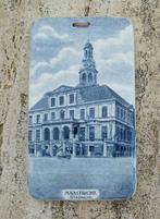 Société Céramique Maastricht Wandbordje Stadhuis Maastricht, Antiek en Kunst, Antiek | Wandborden en Tegels, Ophalen of Verzenden