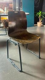 2 Berlijnse schoolstoelen, Huis en Inrichting, Stoelen, Ophalen, Gebruikt, Twee, Bruin