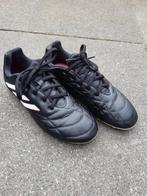 Voetbalschoenen Adidas maat 38 zwart/roze, Zo goed als nieuw, Ophalen