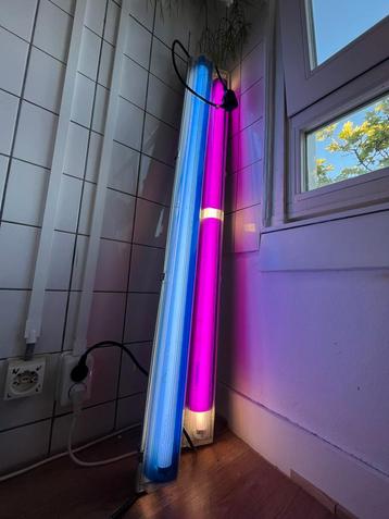 Twee TL-lampen met kleurfilters (nieuw) beschikbaar voor biedingen