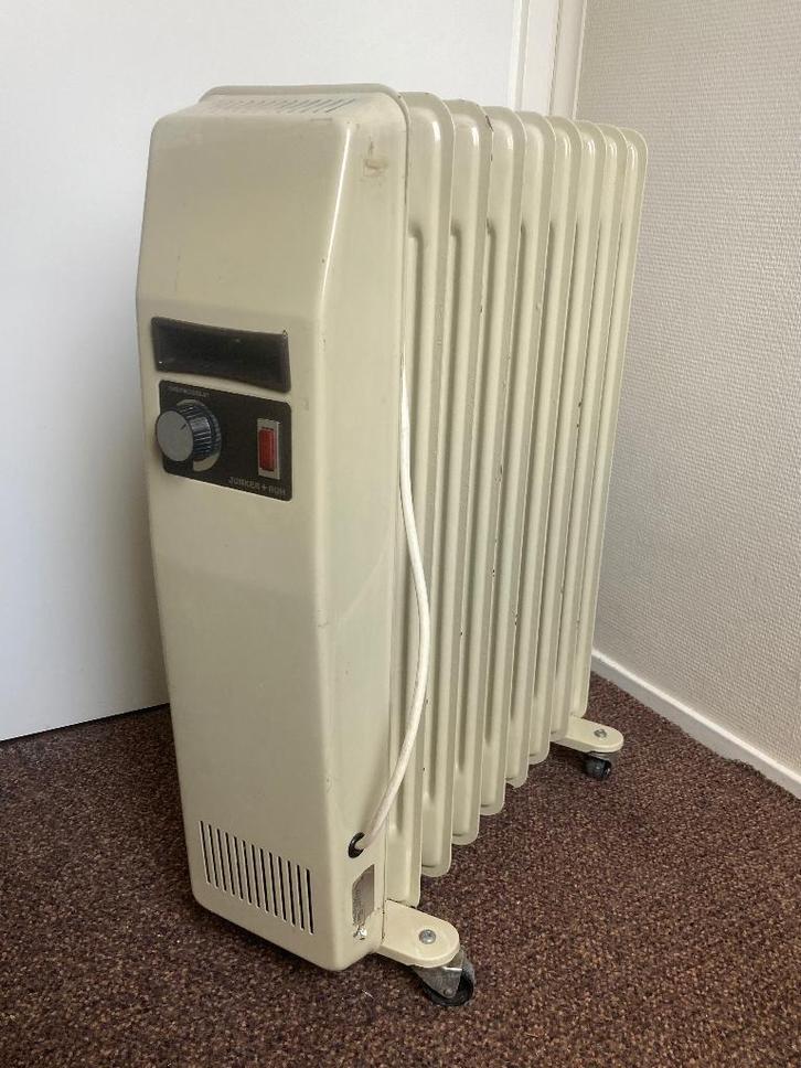 Junker + Ruh olieradiator, 2000 watt, werkt perfect….., Huis en Inrichting, Kachels, Gebruikt, Vrijstaand, Oliekachel, Elektrisch