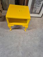 klein geel nachtkastje, Huis en Inrichting, Woonaccessoires | Kisten, Minder dan 50 cm, Gebruikt, 50 tot 100 cm, Ophalen of Verzenden