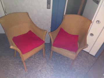 2 in uitstekende staat verkerende rieten stoelen ( 500413) beschikbaar voor biedingen