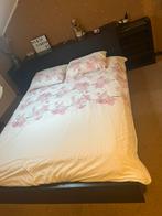 Twee persoons bed met ombouw en uitschuifbare nachtkastjes, Huis en Inrichting, Ophalen of Verzenden, Gebruikt, Tweepersoons