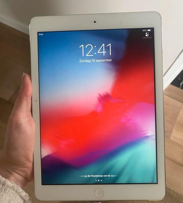 iPad Air 16GB Wifi - wit, Computers en Software, Apple iPads, Gebruikt, Apple iPad Air, Wi-Fi, 10 inch, 16 GB, Zilver, Ophalen of Verzenden