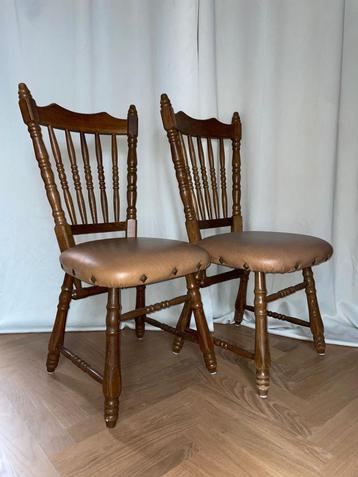 wooden mid century chairs beschikbaar voor biedingen