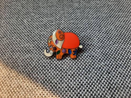 1 mooie speld van een Olifantje te koop, Verzamelen, Speldjes, Pins en Buttons, Nieuw, Speldje of Pin, Dier of Natuur, Ophalen of Verzenden