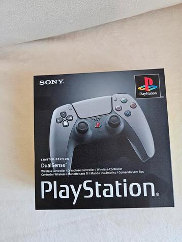 PlayStation 5 DualSense 30th Anniversary Edition SEALED beschikbaar voor biedingen