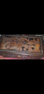 Antieke chinees dikkenkist met houtsnijwerk, Antiek en Kunst, Ophalen of Verzenden