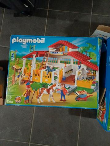 Diverse playmobil paardenmaneges.nr: 4190 en 5221 beschikbaar voor biedingen