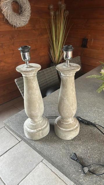 Betonnen lampenvoet 2x beschikbaar voor biedingen