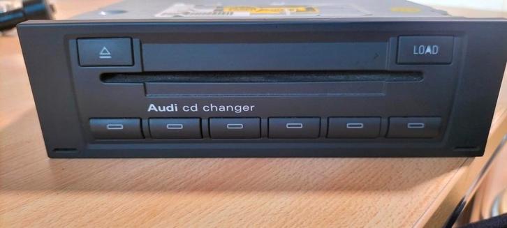 Audi CD Wisselaar - 8E0 035 111 D, Auto-onderdelen, Elektronica en Kabels, Audi, Gebruikt, Ophalen of Verzenden