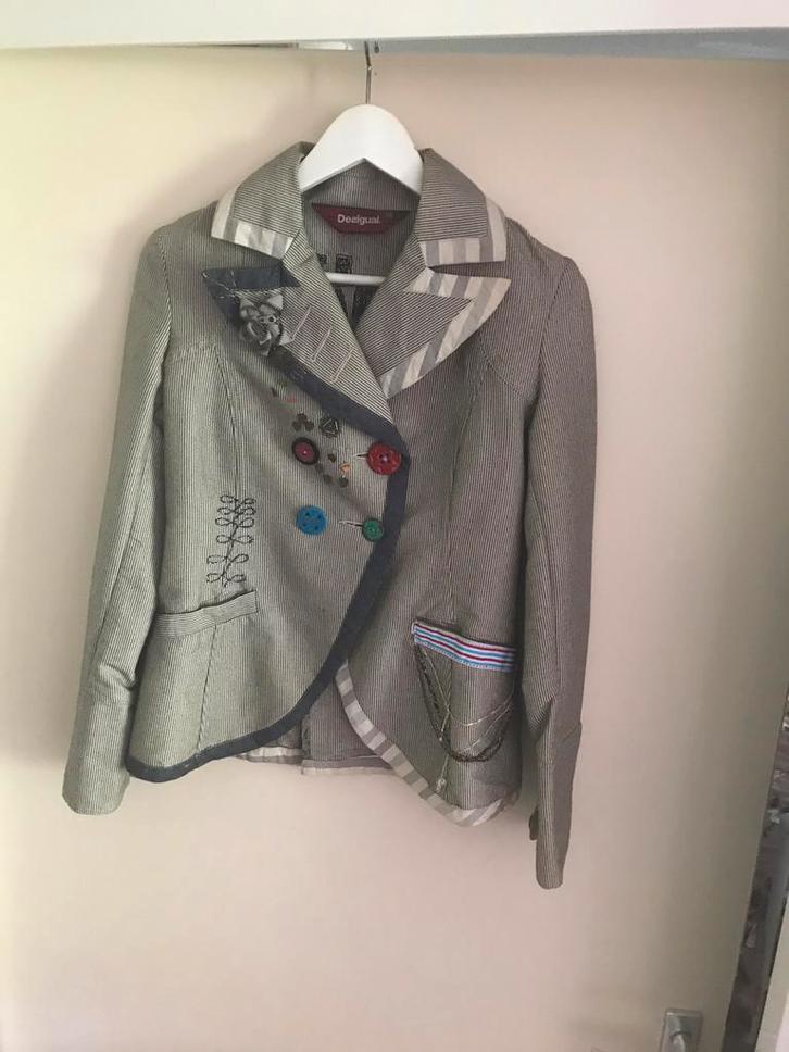 Desigual prachtig jasje/colbertje maat 38, Kleding | Dames, Jassen | Zomer, Zo goed als nieuw, Maat 38/40 (M), Ophalen of Verzenden