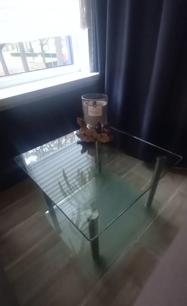 Glazen bijzettafel 2 niveaus – verrijdbaar, nette staat, Huis en Inrichting, Tafels | Bijzettafels, Gebruikt, Vierkant, Minder dan 45 cm
