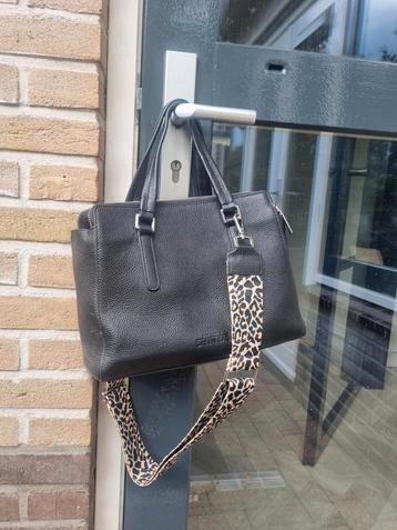 The Little Greenbag zwarte leren schoudertas  beschikbaar voor biedingen