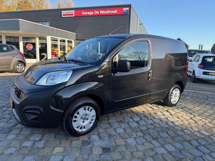 Fiat Fiorino 1.4 Zééér lage km-stand NAP, Auto's, Bestelauto's, Bedrijf, Te koop, ABS, Achteruitrijcamera, Airconditioning, Bluetooth