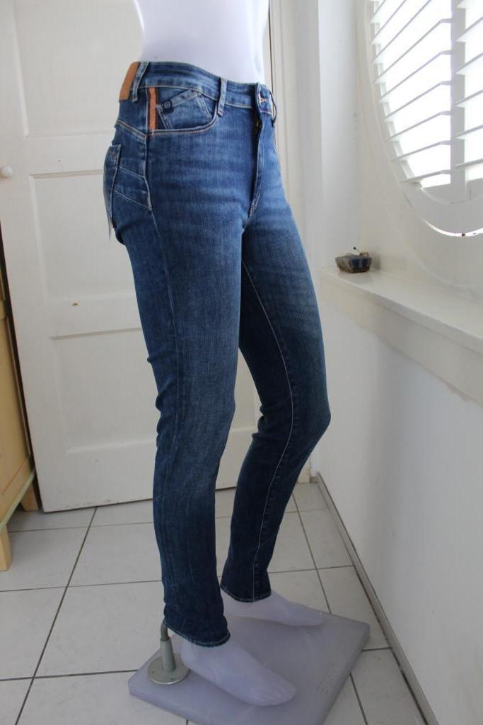 jeans CANDIANI Denim italiaans regular waist nwp 139,- mt 28, Kleding | Dames, Spijkerbroeken en Jeans, Nieuw, W28 - W29 (confectie 36)