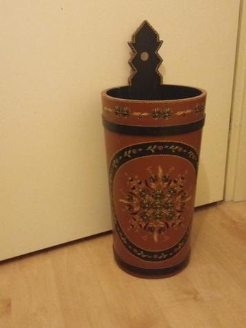 Houten vintage paraplubak  beschikbaar voor biedingen