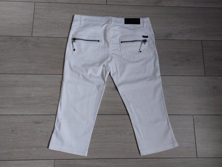Te koop z.g.a.n. driekwartjeans van het merk Only, Kleding | Dames, Spijkerbroeken en Jeans, Zo goed als nieuw, Overige jeansmaten
