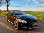 Volvo V60 D6 283pk Plug-in Hybrid 2014, Auto's, Automaat, USB, 1800 kg, Zwart
