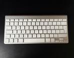 Apple Magic Toetsenbord - Draadloos - Wit - QWERTY, Multimediatoetsen, Ophalen of Verzenden, Zo goed als nieuw, Draadloos