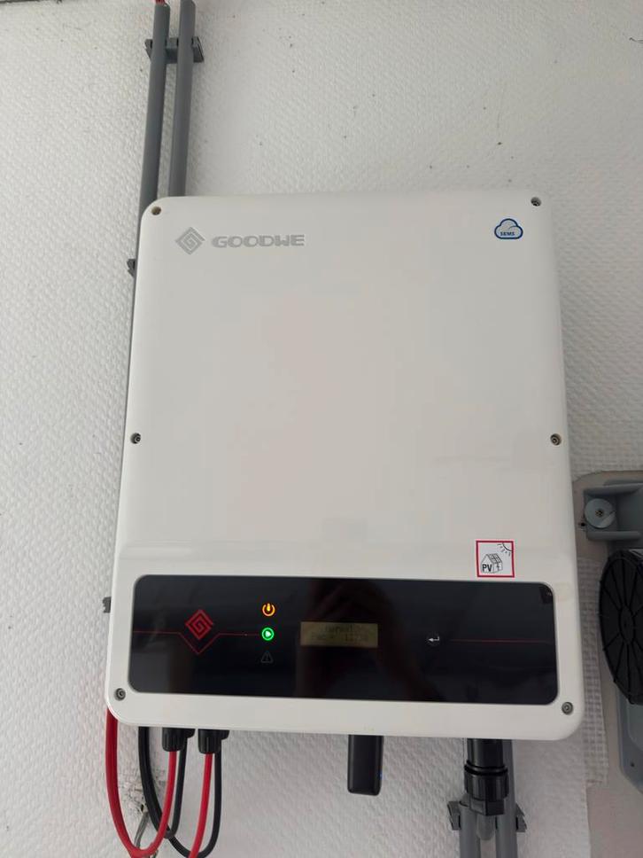 GoodWe GW10KT-DT Omvormer, Doe-het-zelf en Verbouw, Zonnepanelen en Toebehoren, Gebruikt, Overige typen, 200 wattpiek of meer