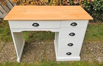 Bureau - 106x50x76 cm beschikbaar voor biedingen