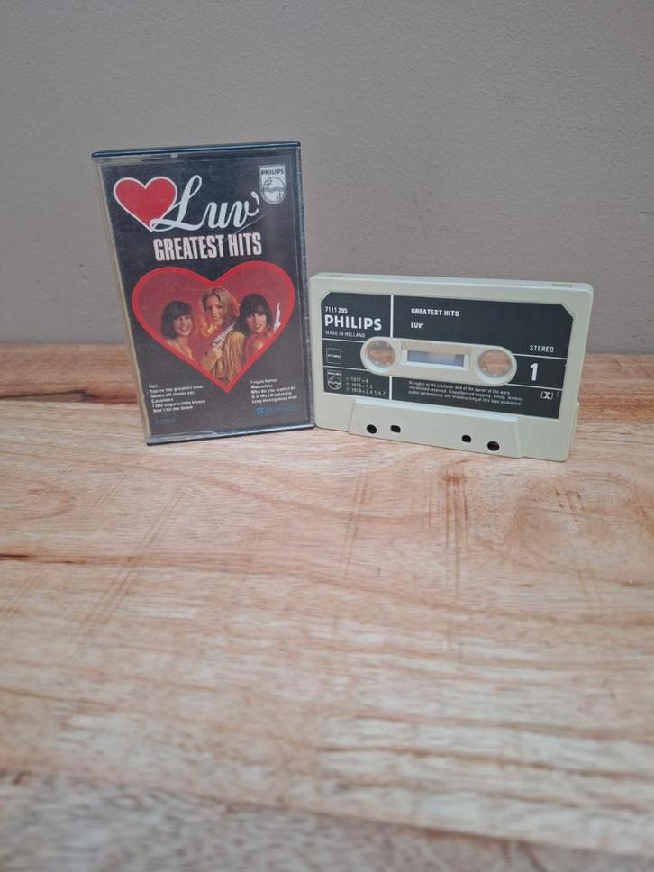 Luv' Greatest Hits Cassetteband - Origineel, Cd's en Dvd's, Cassettebandjes, Zo goed als nieuw, Origineel, Pop, 1 bandje, Met bewaardoos, rek of koffer