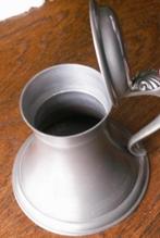 Oude Tinnen kan met deksel gemerkt, Ophalen of Verzenden