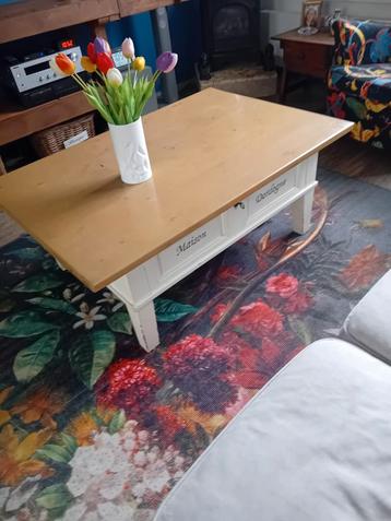 Massief grenen brocante salontafel met schuifblad.  beschikbaar voor biedingen
