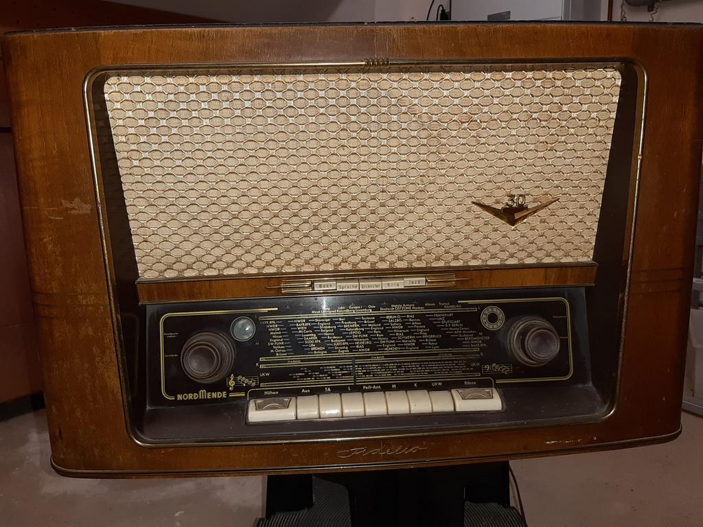 Vintage buizenradio, Ophalen
