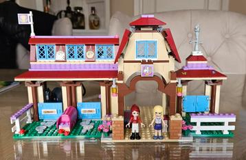 Lego friends manege 41126 beschikbaar voor biedingen