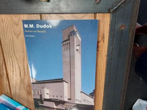 H. van Bergeijk - W.M. Dudok, Boeken, Kunst en Cultuur | Architectuur, Zo goed als nieuw, Architecten, Ophalen of Verzenden