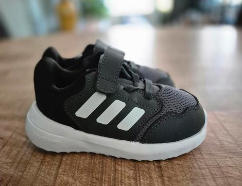 Originele Adidas schoenen maat 22, Kinderen en Baby's, Babykleding | Schoentjes en Sokjes, Zo goed als nieuw, Schoentjes, Ophalen