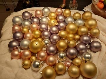 kunststof + glazen kerstballen,  nieuw.  zachte kleuren 7,50 beschikbaar voor biedingen